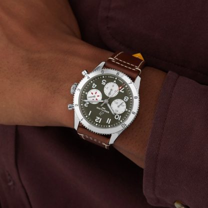 Breitling Classic AVI Chronograph 42 Curtiss P-40 Warhawk Læderrem Ur A233802A1L1X1 - Billede 3