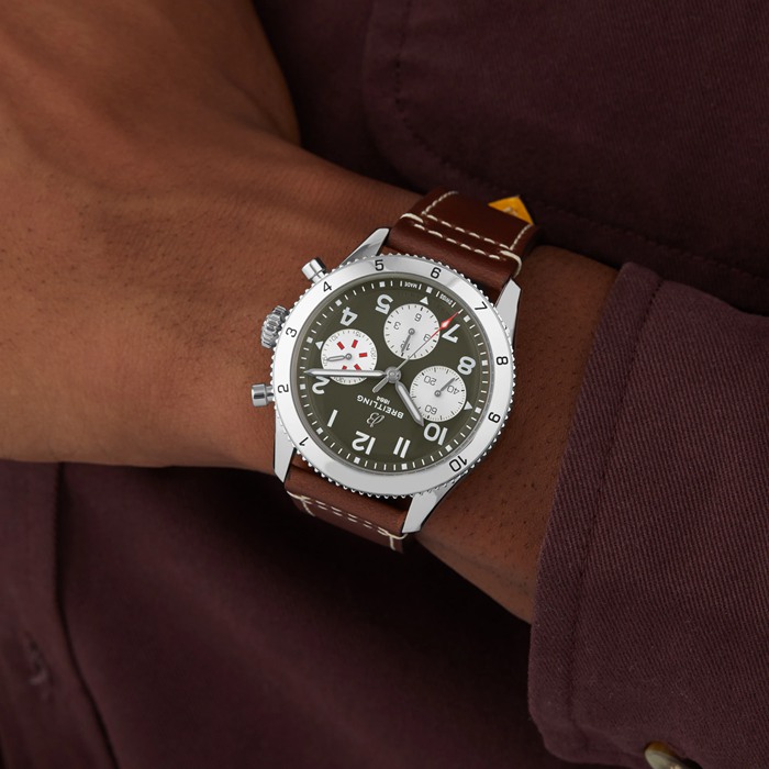 Breitling Classic AVI Chronograph 42 Curtiss P-40 Warhawk Læderrem Ur A233802A1L1X1 - Billede 3